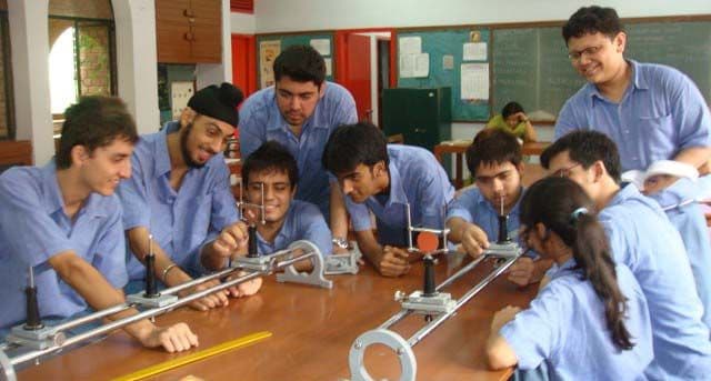 Physics lab optical instruments