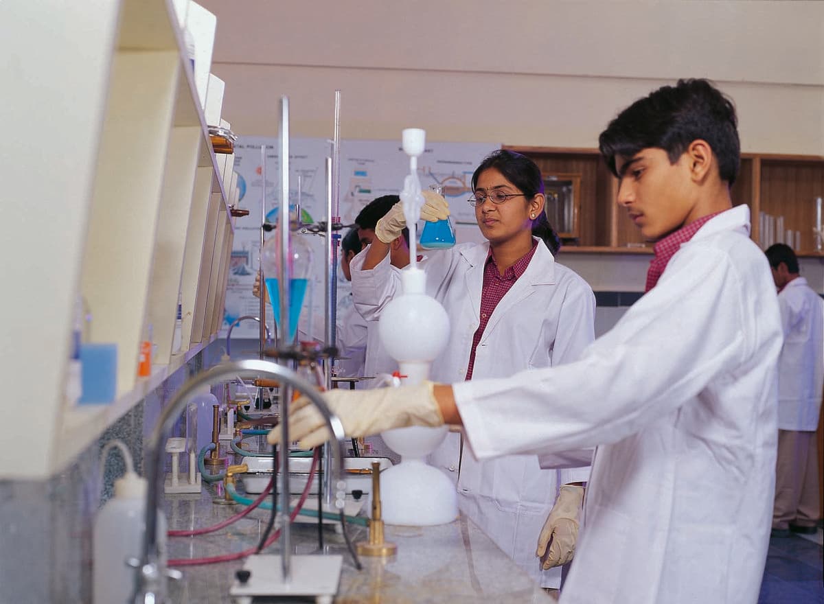 Students working in biology lab